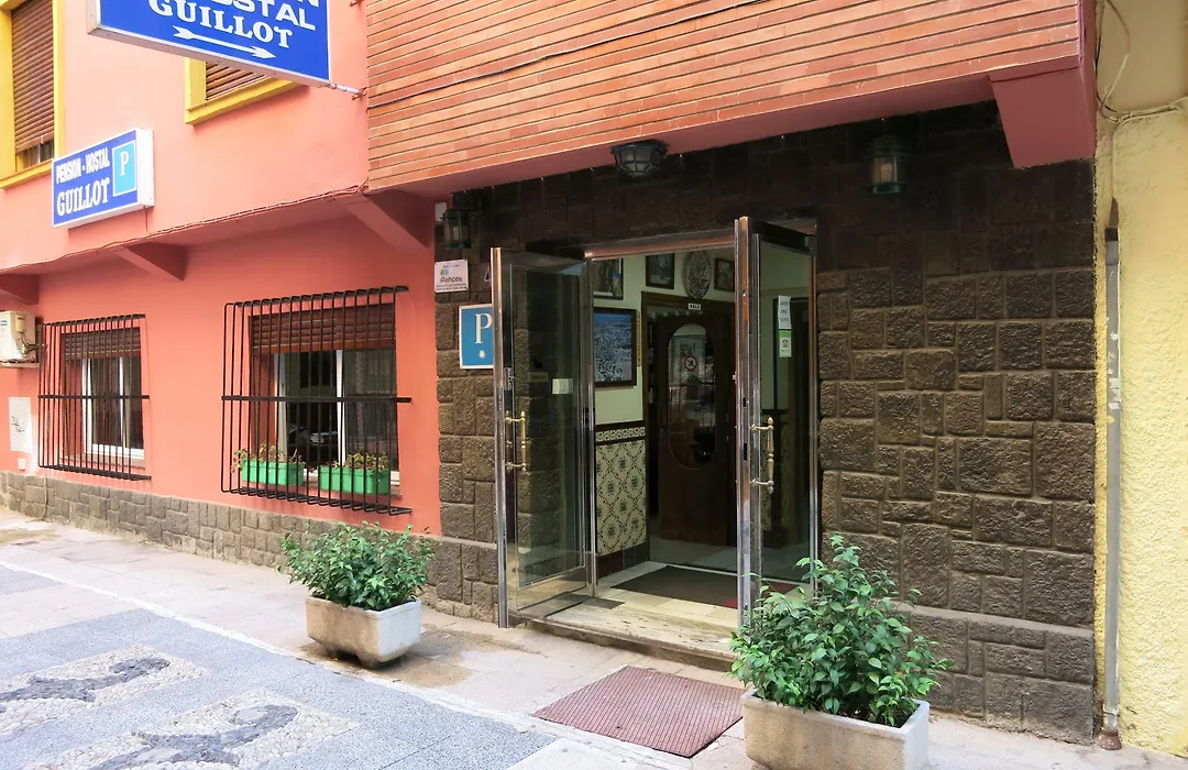 Hostal Guillot-1